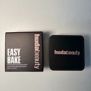 HUDA BEAUTY  Easy Bake Blurring Loose Baking & Setting Powder- Banana Bread